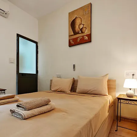 Corner View 1 Apartment