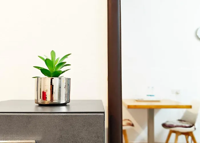 Corner View 1 マルサスカーラ