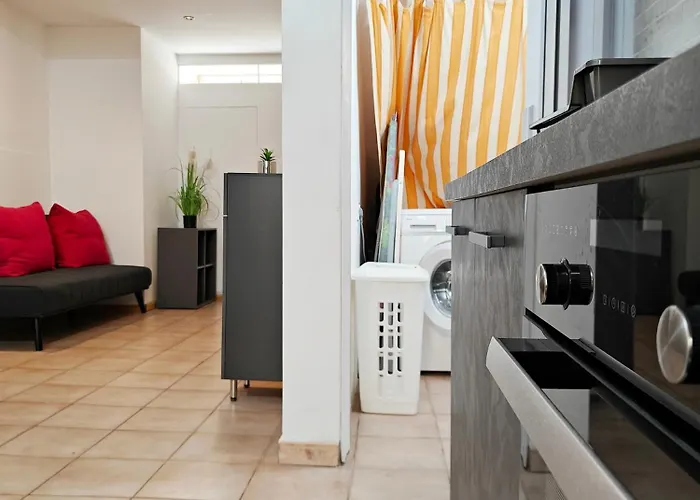 Corner View 1 * マルサスカーラ